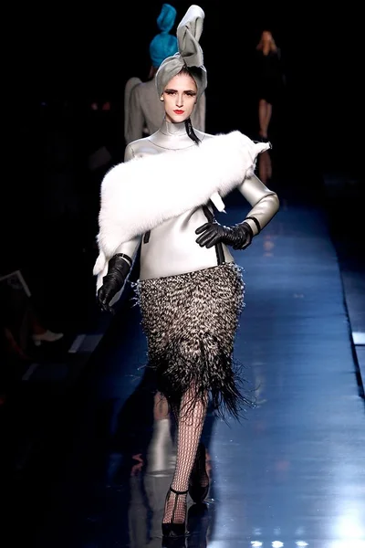 Look 12